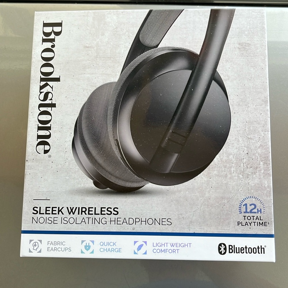 Brookstone Sleek Wireless Noise Isolating Headphones Black